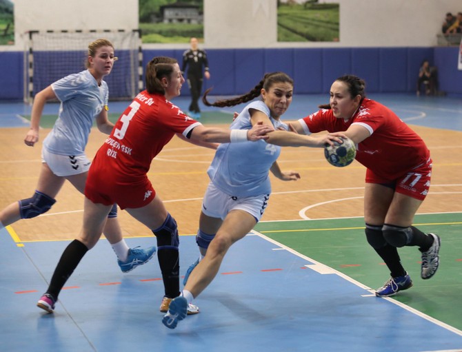 ardesen-genclik-lokomotiva-zagreb-hentbol-kadinlar-challenge-kupasi-(8).jpg
