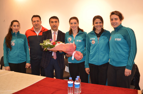 ardesen-gsk,-spor-lisesi-ogrencileriyle-bulustu1.jpg ardesen-gsk,-spor-lisesi-ogrencileriyle-bulustu1.jpg