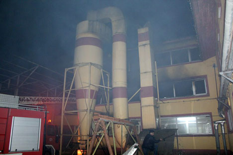 arhavide-cay-fabrikasi-ambarinda-cikan-yangin-korkuttu-1.jpg arhavide-cay-fabrikasi-ambarinda-cikan-yangin-korkuttu-1.jpg