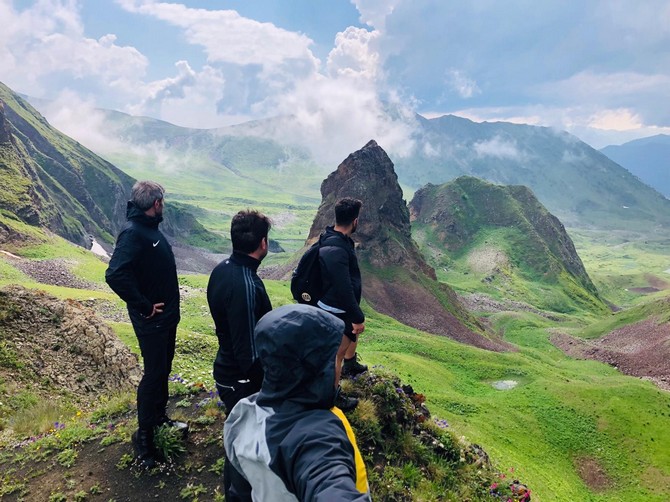 arsiyan-yaylasindaki-yuzen-adalara-ziyaretci-akini-(3).jpg