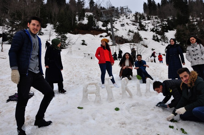 artvin’de-5.-geleneksel-kar-senligi-renkli-goruntulere-sahne-oldu-(1).jpg