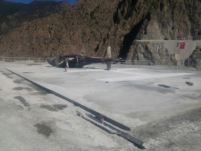 artvin’de-helikopter-inerken-yan-yatti-5-yarali-(8).jpg