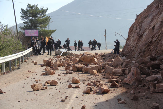 artvin’de-maden-gerginligi-suruyor.jpg artvin’de-maden-gerginligi-suruyor.jpg