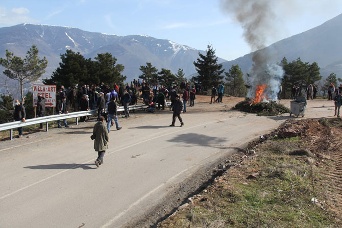 artvin’de-maden-gerginligi-suruyor1.jpg artvin’de-maden-gerginligi-suruyor1.jpg