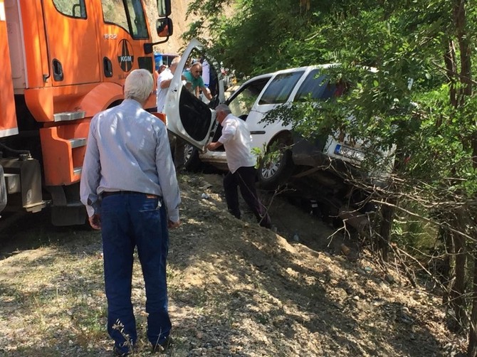 artvin’de-trafik-kazasi-1-olu,-6-yarali-(3).jpg
