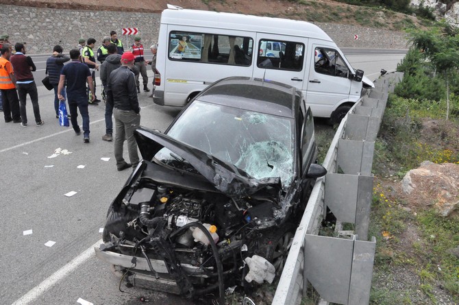 artvin’de-trafik-kazasi-9-yarali-(5).jpg