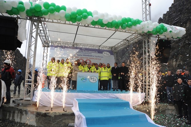 artvin-baraji-ve-hes-hizmete-girdi-(2).jpg