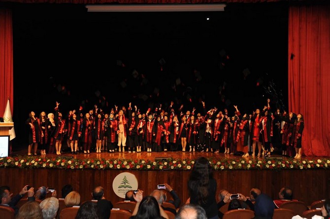 artvin-coruh-universitesinde-mezuniyet-coskusu-(8).jpg