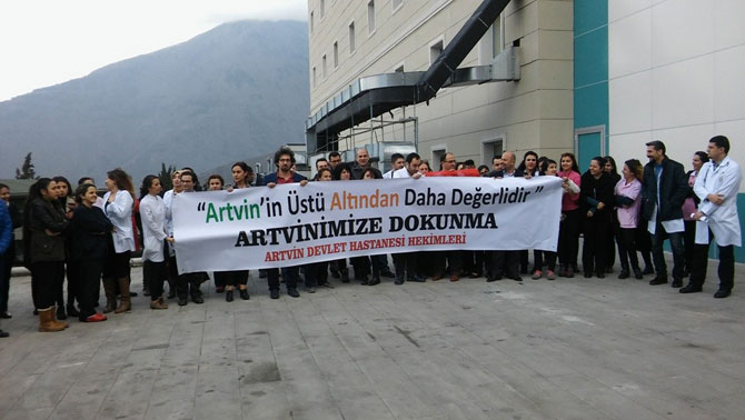 artvin-devlet-hastanesi-doktorlarindan-cerattepe-eylemlerine-destek2.jpg artvin-devlet-hastanesi-doktorlarindan-cerattepe-eylemlerine-destek2.jpg