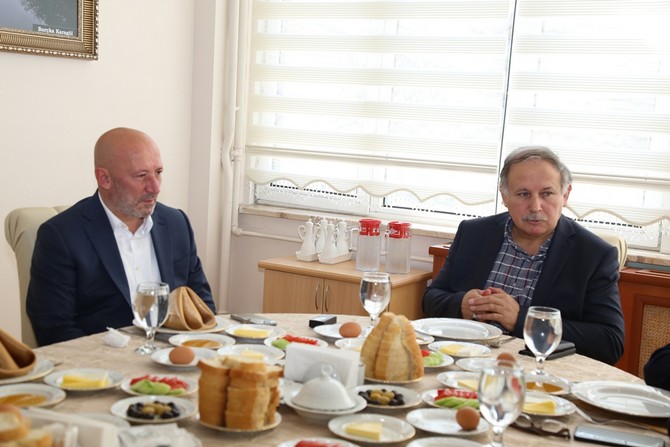 artvin-valisi-omer-doganay-baskanliginda-dsi-toplanti-salonunda-duzenlenen-kamu-yatirimlari-degerlendirme-ve-istisare-toplantisi-(3).jpg
