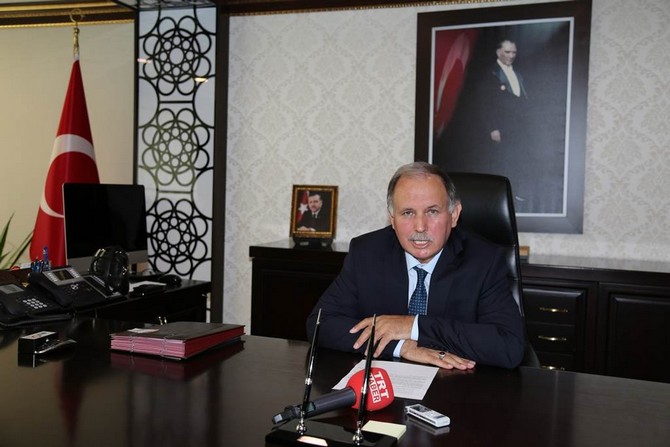 artvin-valisi-omer-doganay-gorevine-basladi-(13).jpg