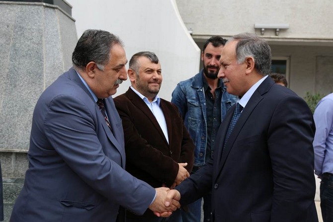 artvin-valisi-omer-doganay-gorevine-basladi-(6).jpg