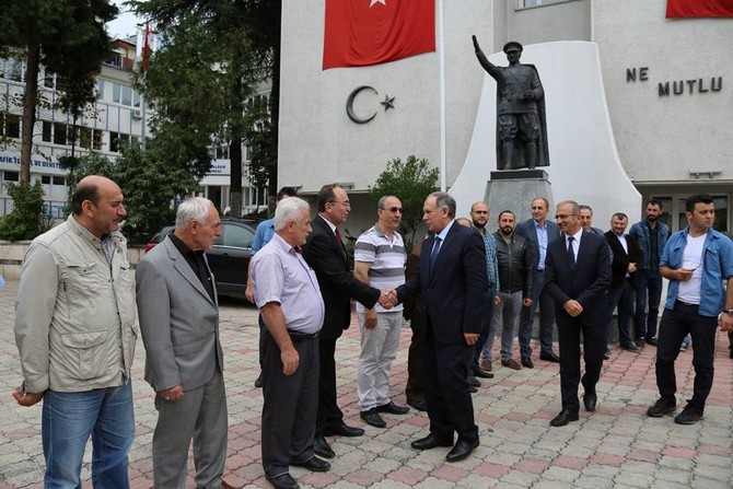 artvin-valisi-omer-doganay-gorevine-basladi-(7).jpg