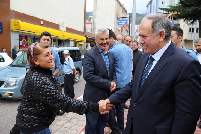 artvin-valisi-omer-doganay-gorevine-basladi-(9).jpg