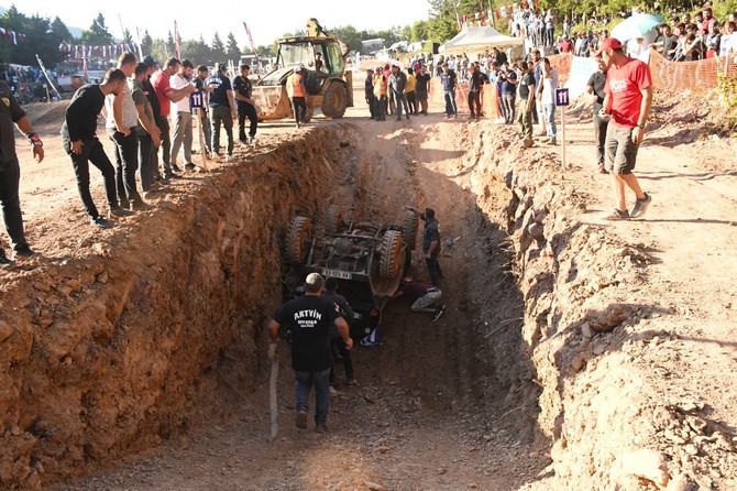 artvinde-5incisi-duzenlenen-uluslararasi-off-road-yarislari-yapildi-(14).jpg