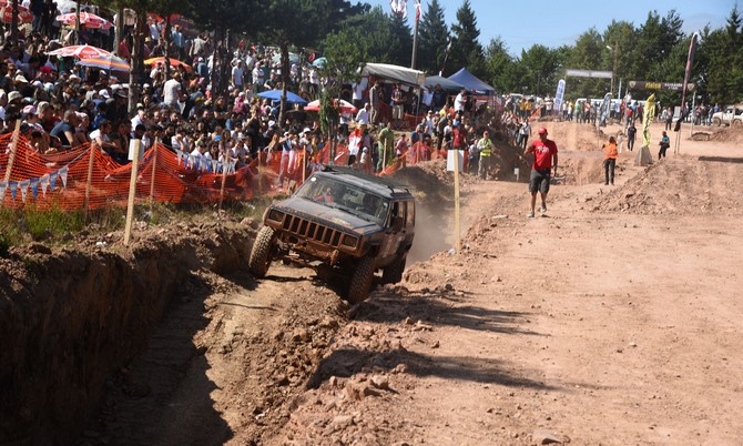 artvinde-5incisi-duzenlenen-uluslararasi-off-road-yarislari-yapildi-(5).jpg