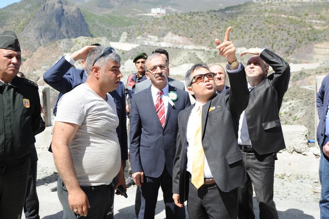 artvinde-kaya-temizligi-yapan-dagcilar-dustu-1-olu,-4-yarali-(8).jpg
