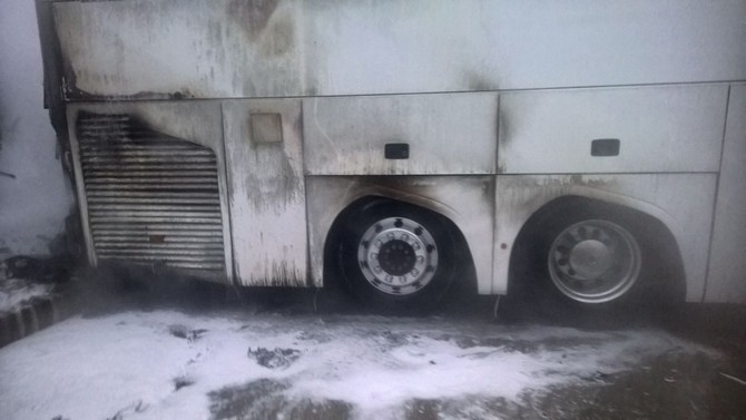 artvinde-park-halindeki-yolcu-otobusleri-kundaklandi-(3).jpg