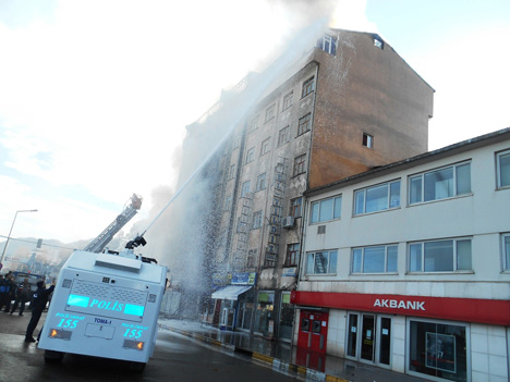 artvinde-yangina-tomali-mudahale12.jpg artvinde-yangina-tomali-mudahale12.jpg