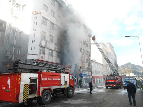 artvinde-yangina-tomali-mudahale15.jpg artvinde-yangina-tomali-mudahale15.jpg