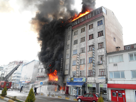 artvinde-yangina-tomali-mudahale8.jpg artvinde-yangina-tomali-mudahale8.jpg