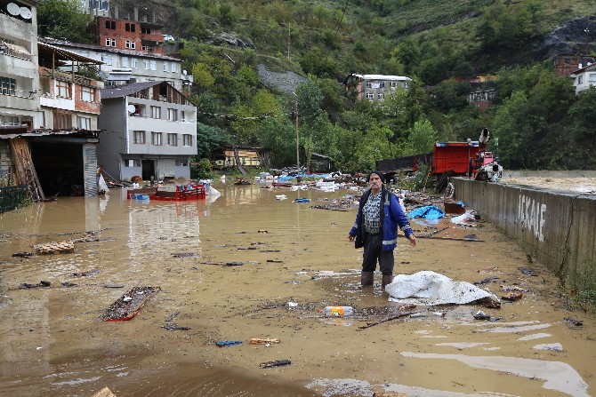 artvinin-borcka-ilcesinde-sel-(4).jpg