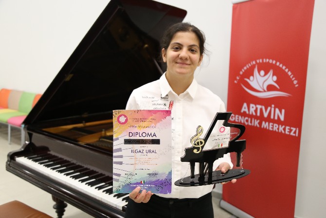 artvinli-genc-piyanistler-italya’nin-ardindan-fransa’ya-da-davet-edildi-(2).jpg