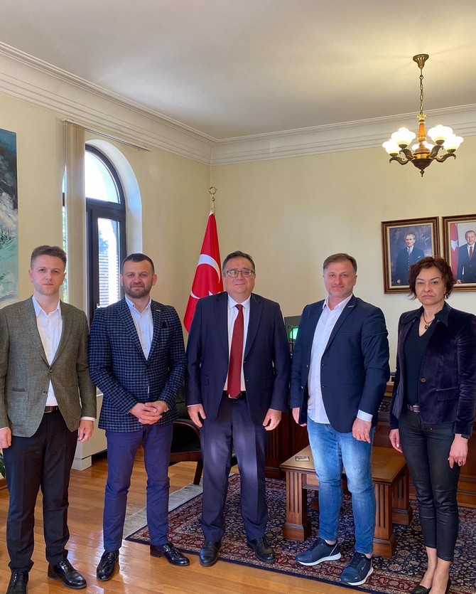 askon-rize-heyeti-batum-baskonsoloslugunu-ziyaret-etti-3.jpg