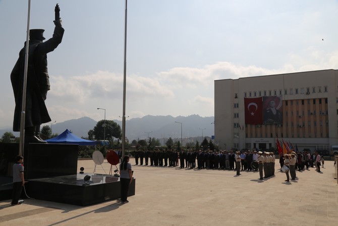 ataturk’un-rize’ye-gelisinin-93.-yildonumu-kutlandi-(9).jpg