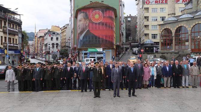 ataturk’un-rize’yi-ziyaretinin-92.-yildonumu-torenle-kutlandi-(2).jpg