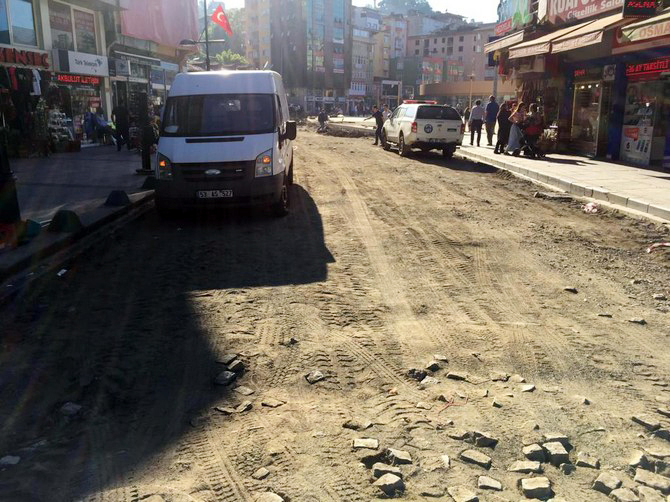 ataturk-caddesi-uzeri-yol-calismalari-rize-(6).jpg