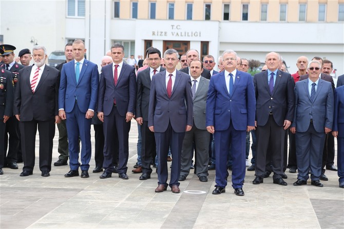 ataturkun-rizeye-gelisinin-94.-yildonumu-torenle-kutlandi-(2).jpg