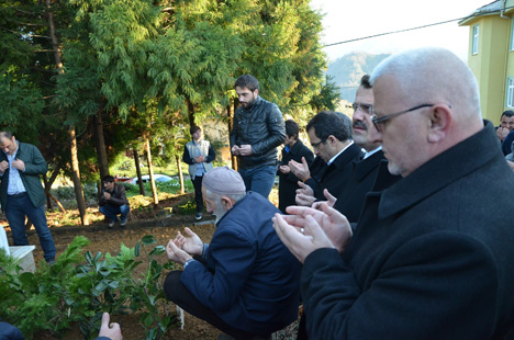 atilla-esmen’in-aci-gunu-10.jpg atilla-esmen’in-aci-gunu-10.jpg