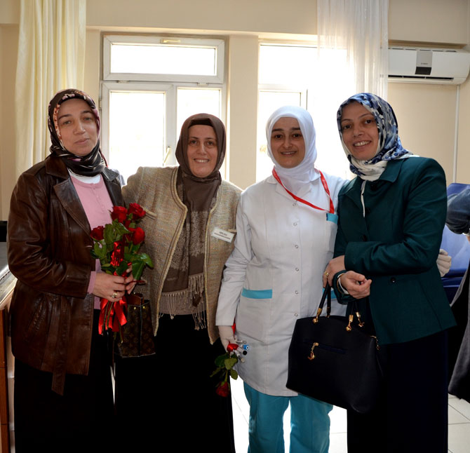 atilla-esmen-ve-beraberindeki-heyet-hemsirelerin-gununu-kutladi-5.jpg atilla-esmen-ve-beraberindeki-heyet-hemsirelerin-gununu-kutladi-5.jpg