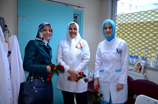 atilla-esmen-ve-beraberindeki-heyet-hemsirelerin-gununu-kutladi-7.jpg atilla-esmen-ve-beraberindeki-heyet-hemsirelerin-gununu-kutladi-7.jpg