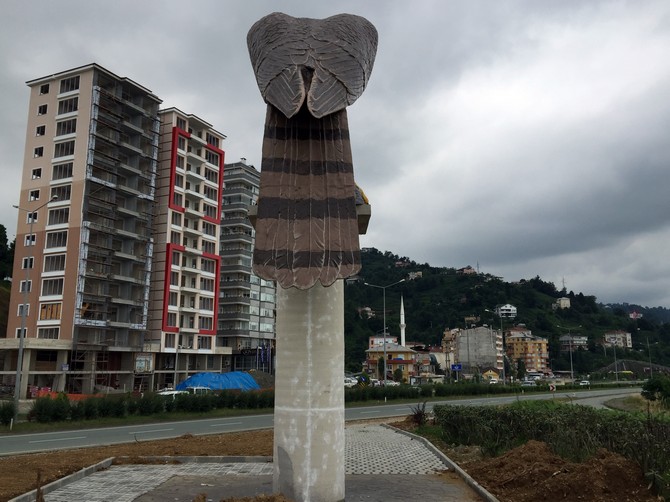 atmaca-heykeli-rize-(7).jpg