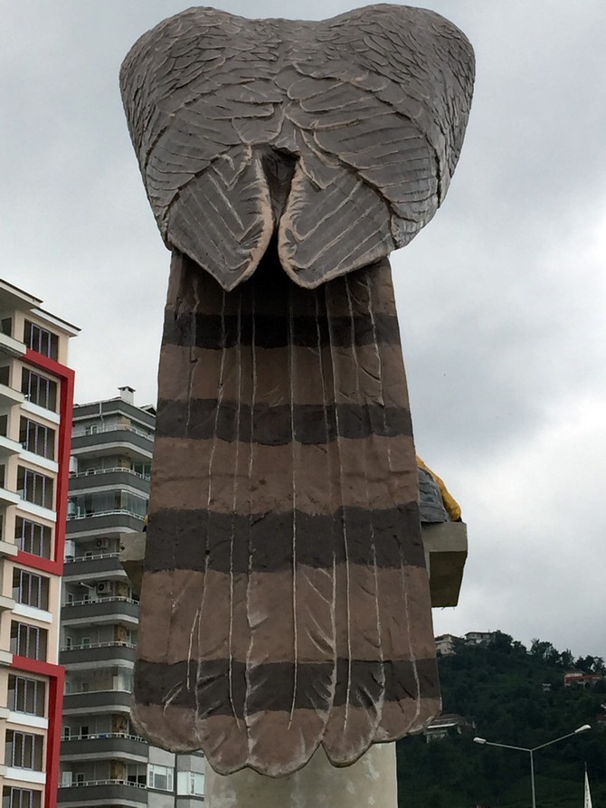 atmaca-heykeli-rize-(8).jpg