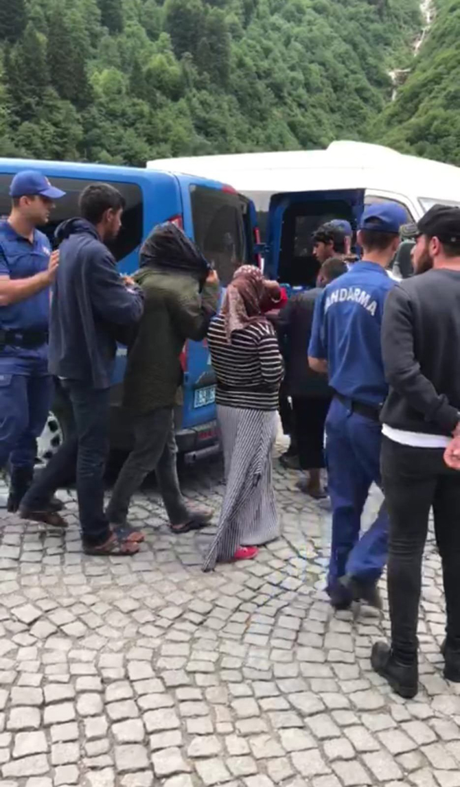 ayder-yaylasi’nda-zorla-satis-yapan-37-kisi-ilceden-uzaklastirildi-2.jpg