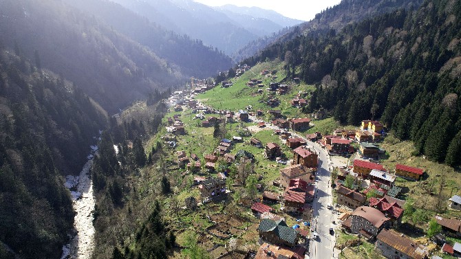 ayder-yaylasi-bayram-tatilini-dolu-gecirecek-8.jpg
