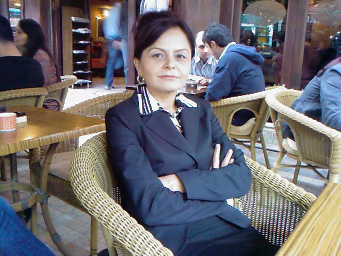 ayse-hakyemez-mhp-lehine-adayliktan-cekildi.jpg