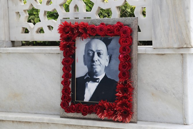 baba-reis-ekrem-orhon-vefatinin-36.-yildonumunde-mezari-basinda-anildi-(2).jpg