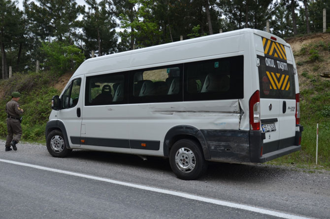 bafra’da-iki-minibus-carpisti-18-yarali-4.jpg
