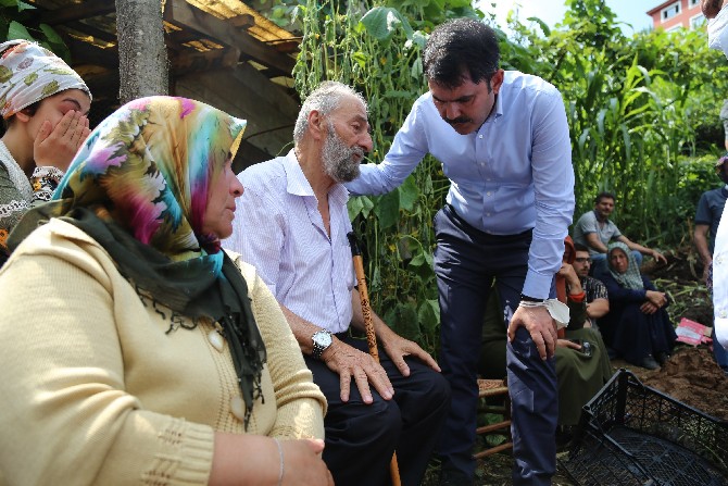 bakan-kurum-muradiyede-sel-bolgesinde-11.jpg