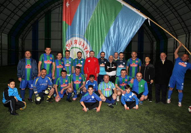 bakan-osman-askin-bak-hali-saha-maci-yapti-(1)-001.jpg