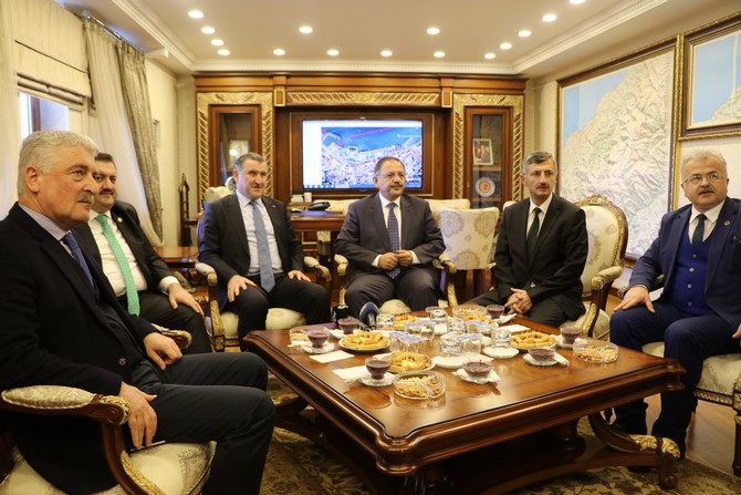 bakan-ozhaseki-ve-bakan-bak-rize’de-(3).jpg