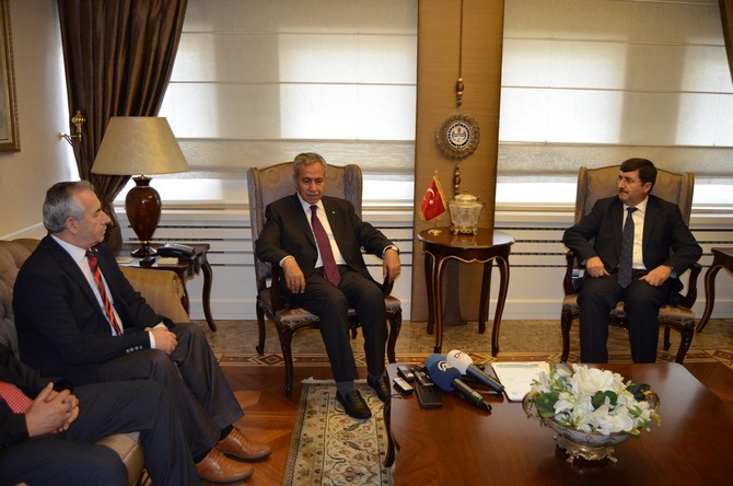 basbakan-yardimcisi-arinc-trabzonda-(3).jpg