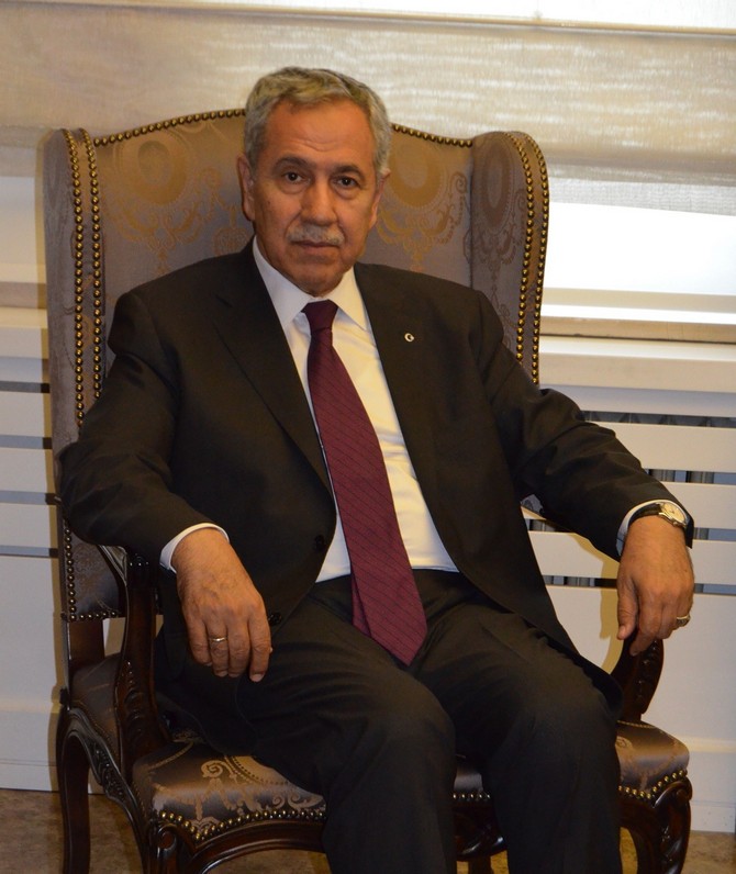 basbakan-yardimcisi-arinc-trabzonda-(4).jpg