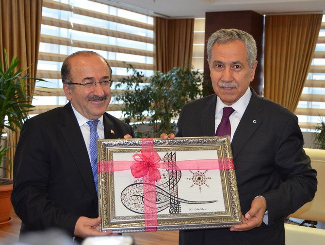basbakan-yardimcisi-arinc-trabzonda-(8).jpg