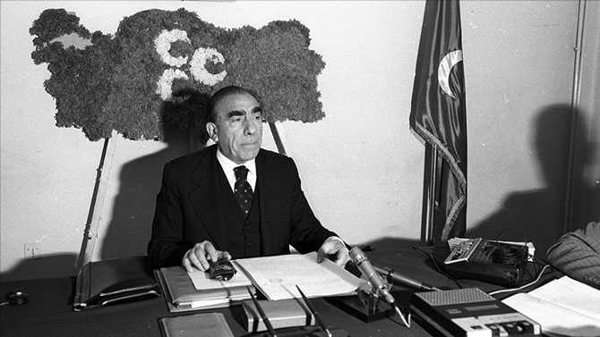 basbug-alparslan-turkes.jpg