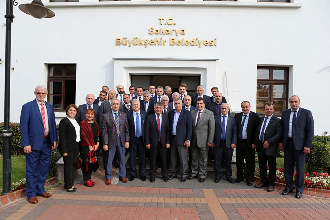 baskan-tocoglu-rize-heyetini-agirladi-1.jpg baskan-tocoglu-rize-heyetini-agirladi-1.jpg